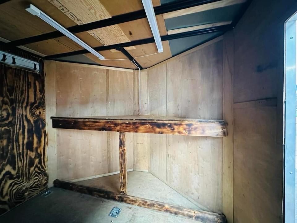 2015 INTERSTATE ENCLOSED TRAILER