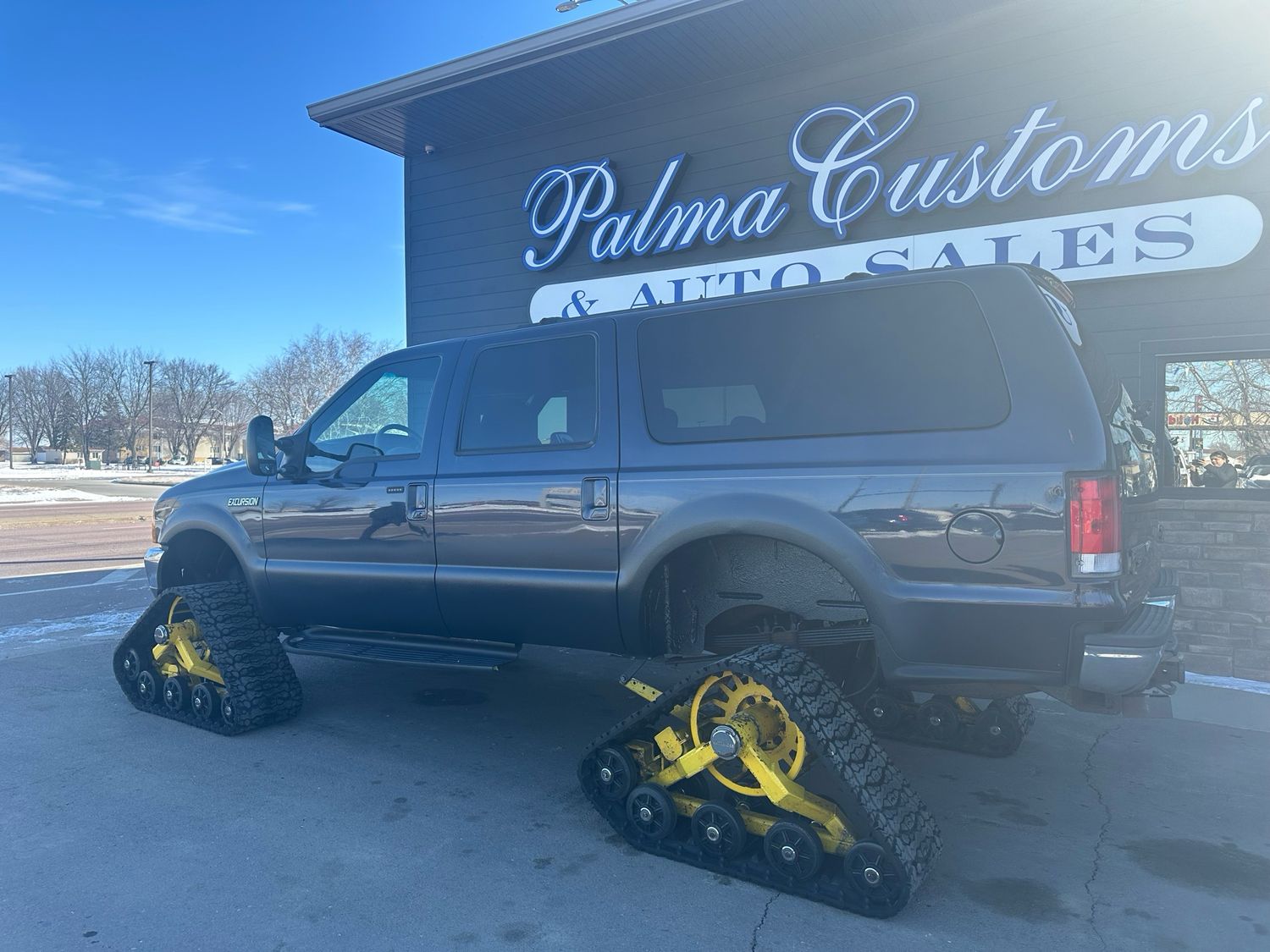 2000 FORD EXCURSION W/TRACKS