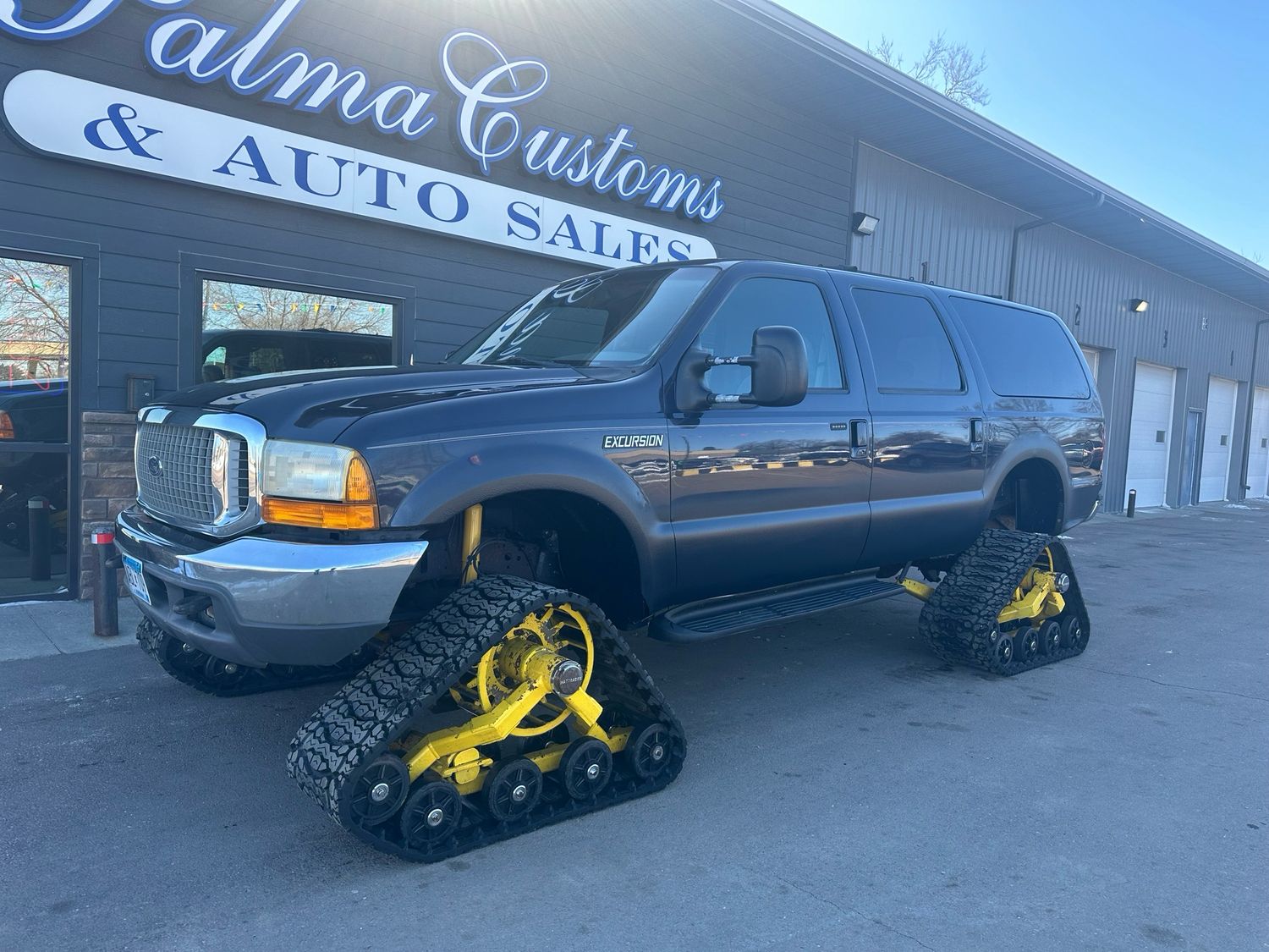 2000 FORD EXCURSION W/TRACKS