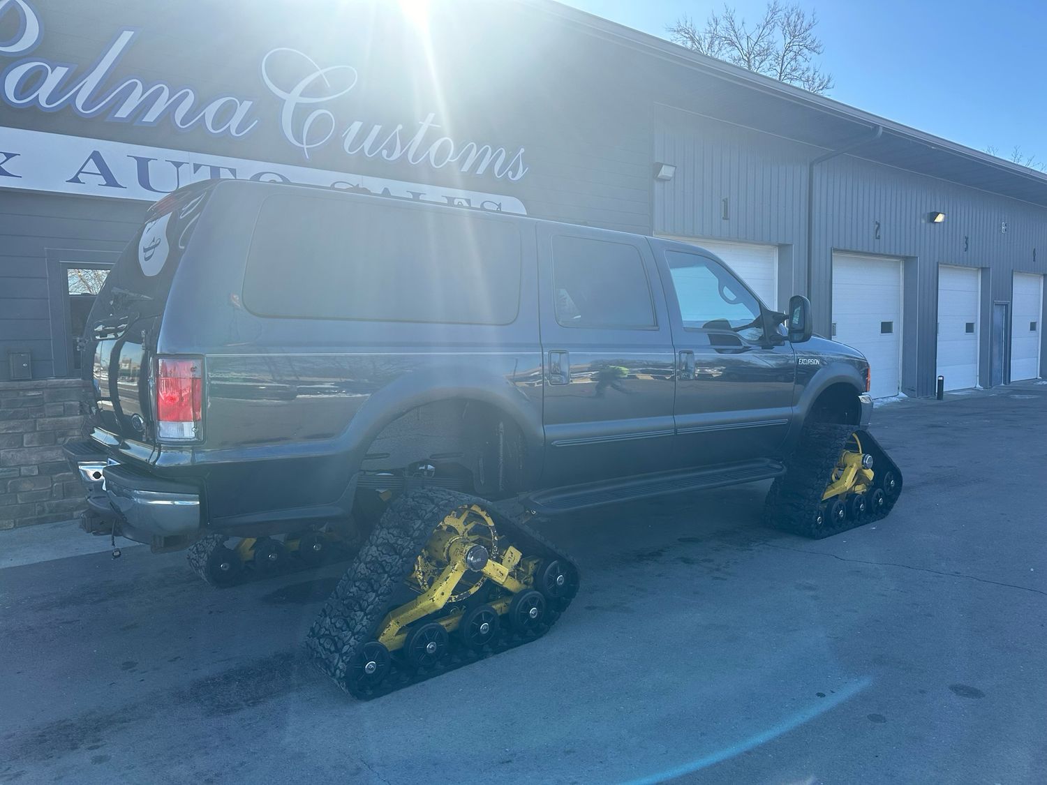 2000 FORD EXCURSION W/TRACKS