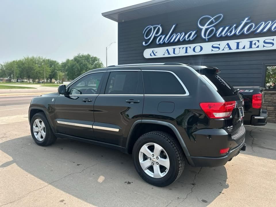2011 JEEP GRAND CHEROKEE LAREDO