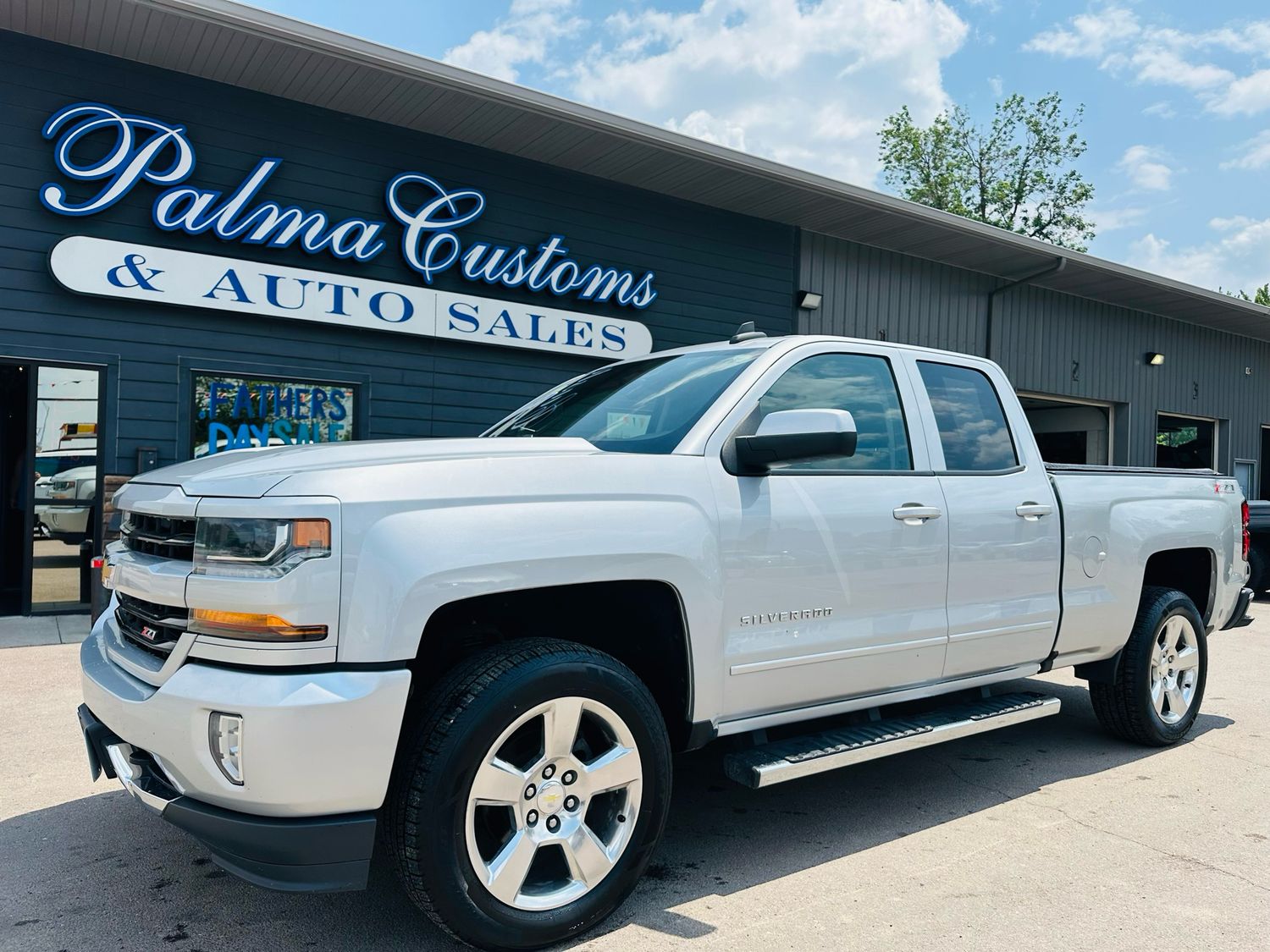 2017 CHEVROLET SILVERADO LT