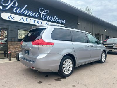 2014 TOYOTA SIENNA LE