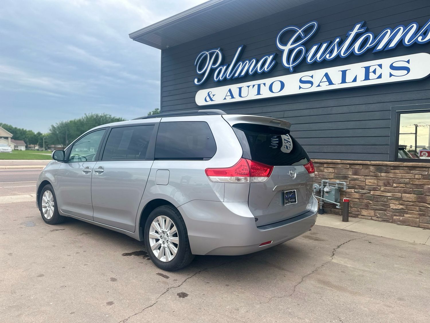 2014 TOYOTA SIENNA LE