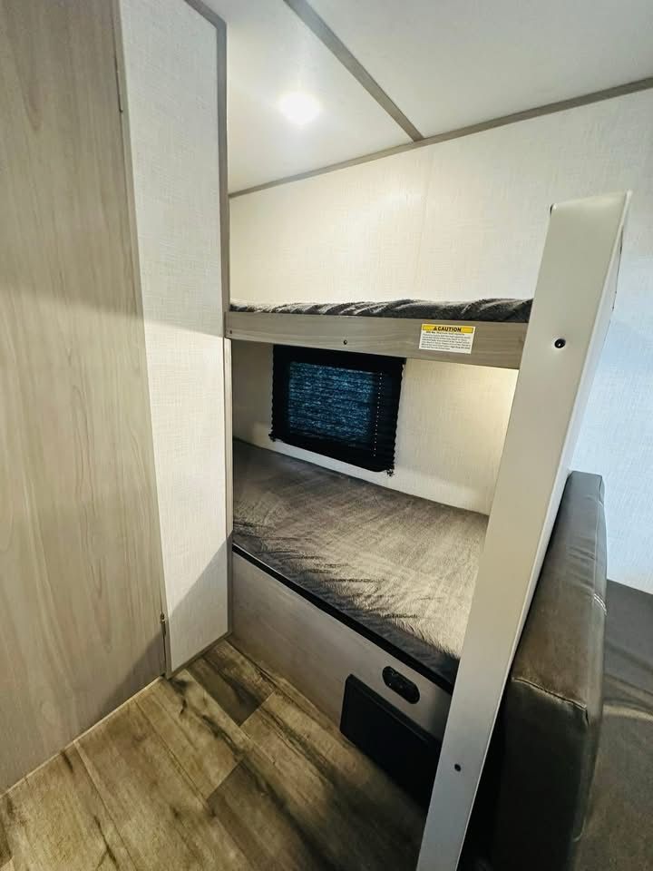 2022 DUTCHMEN COLEMAN CAMPER