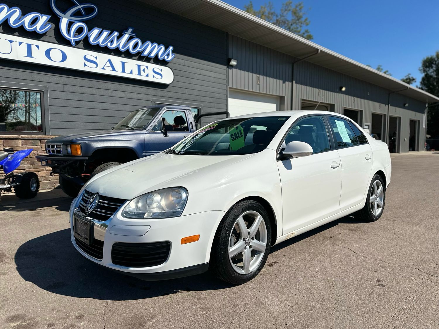 2010 VOLKSWAGEN JETTA LIMITED