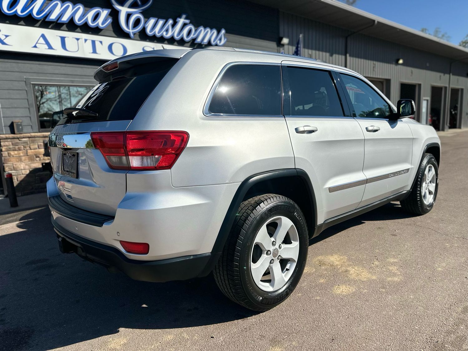 2011 JEEP GRAND CHEROKEE LAREDO