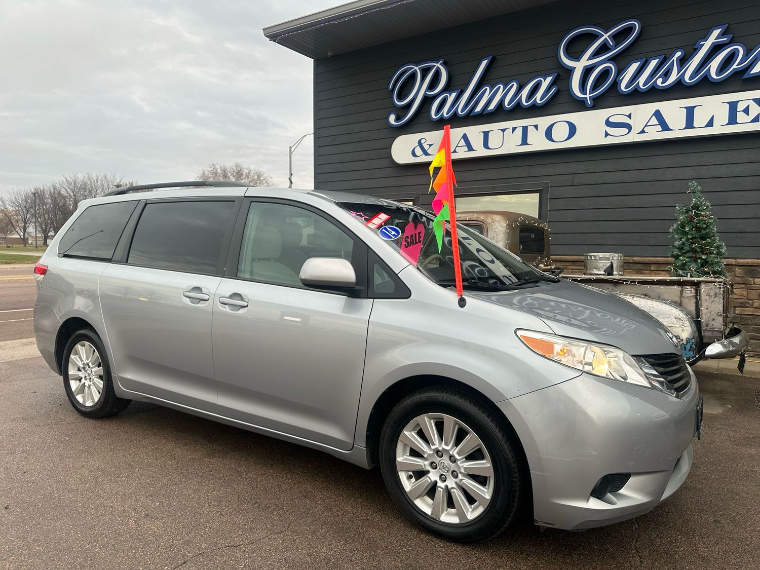 2014 TOYOTA SIENNA LE