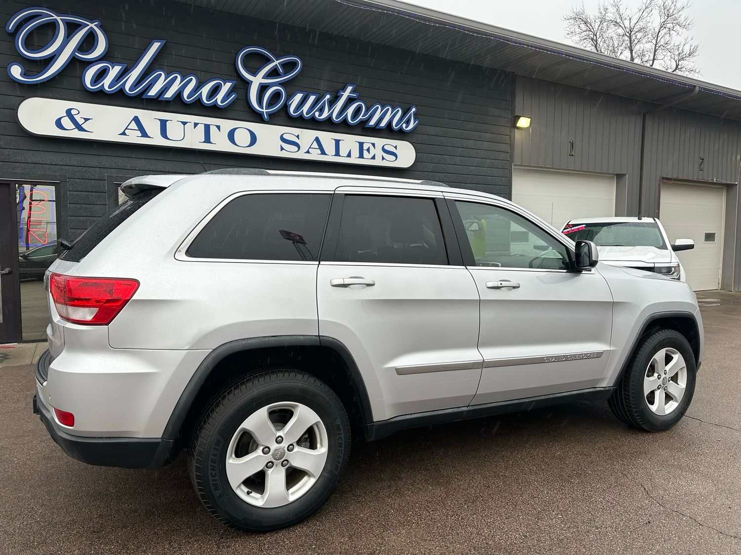 2011 JEEP GRAND CHEROKEE LAREDO