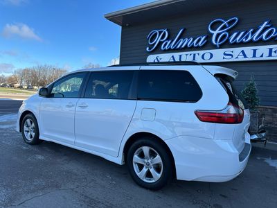 2020 TOYOTA SIENNA LE