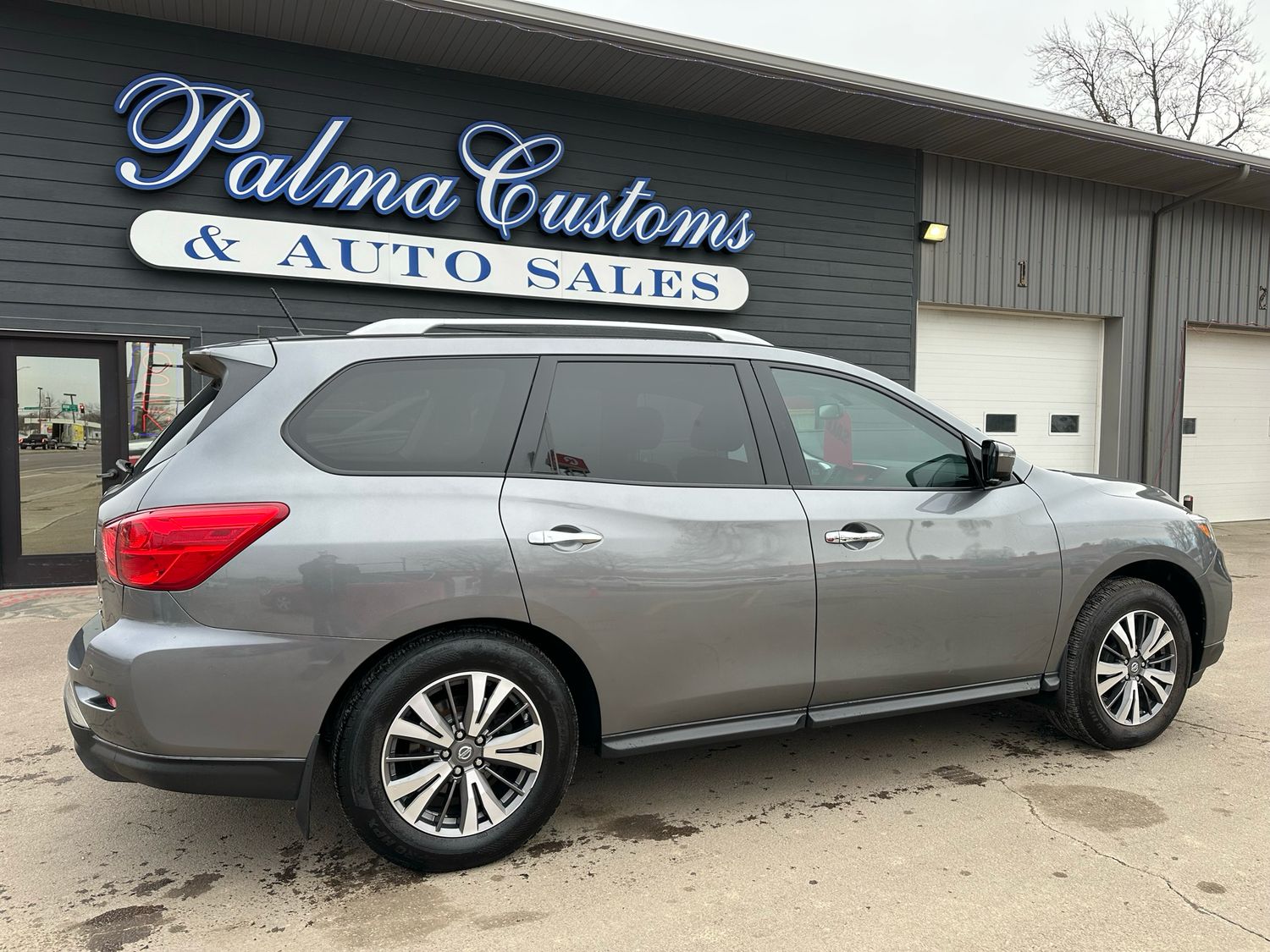 2017 NISSAN PATHFINDER S