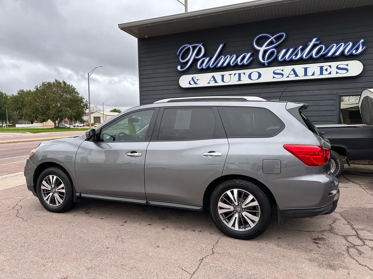 2017 NISSAN PATHFINDER S