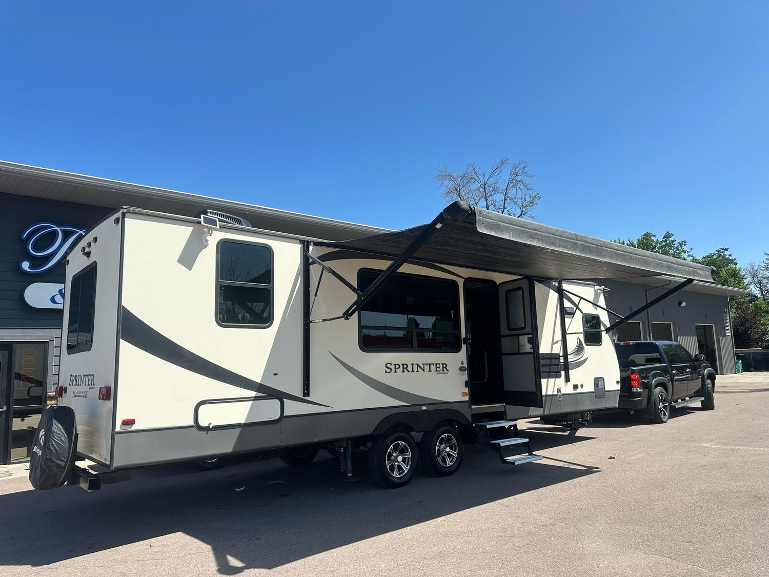 2018 KEYSTONE SPRINTER CAMPFIRE EDITION MODEL 29