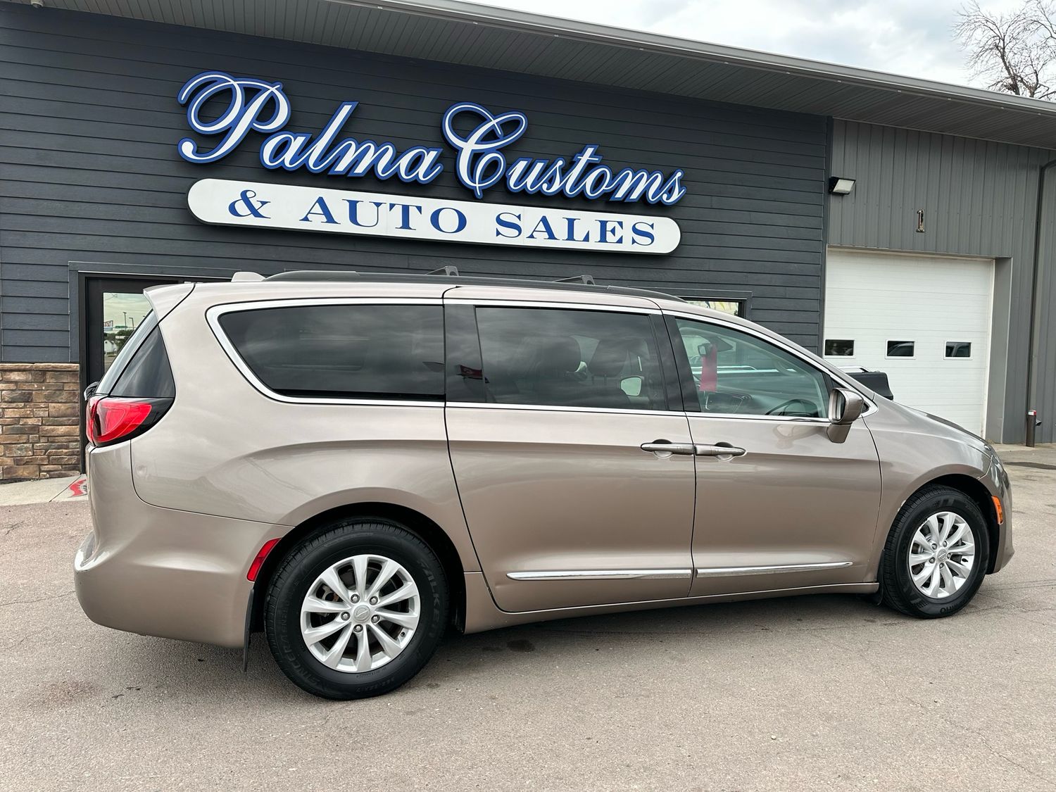 2017 CHRYSLER PACIFICA TOURING L