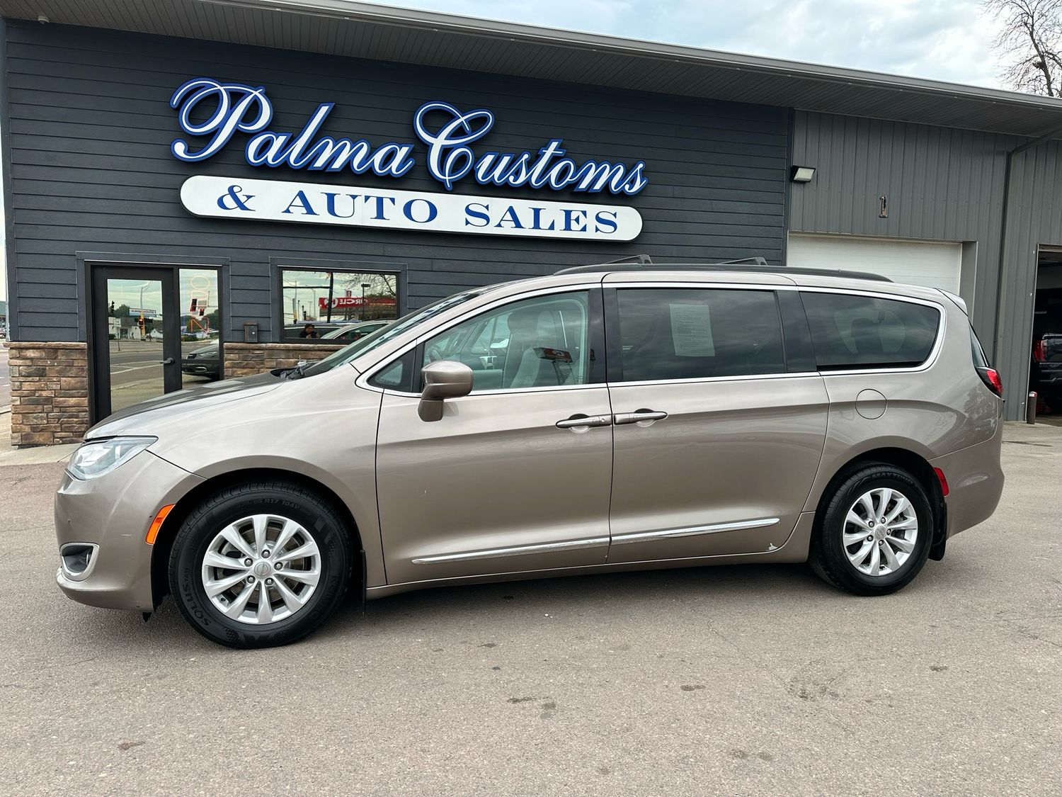2017 CHRYSLER PACIFICA TOURING L