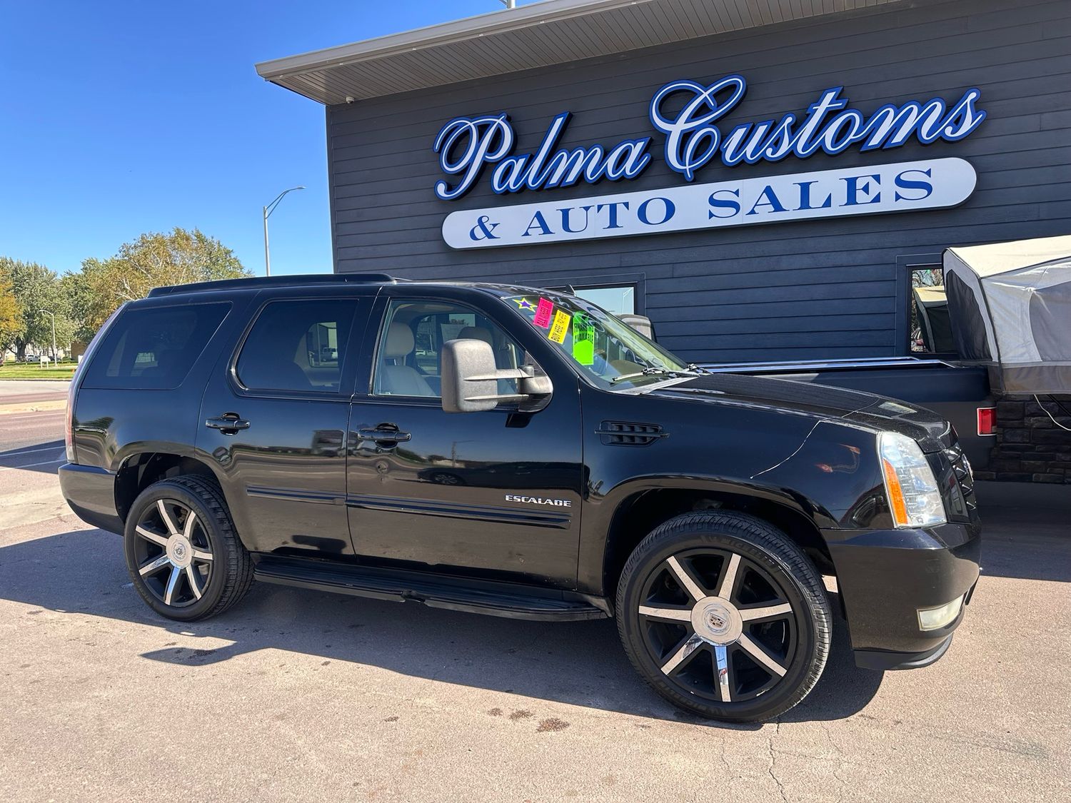 2010 CADILLAC ESCALADE LUXURY