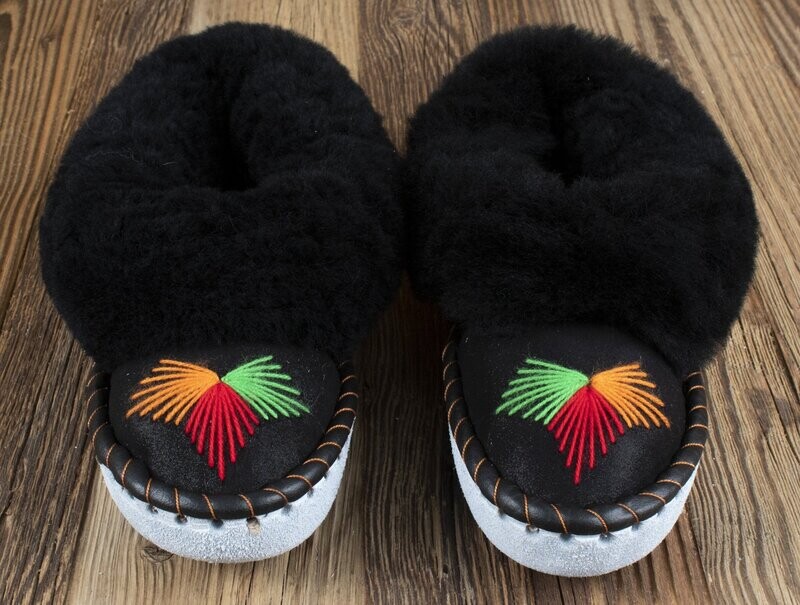 Womens Moccasin Slippers (Black)