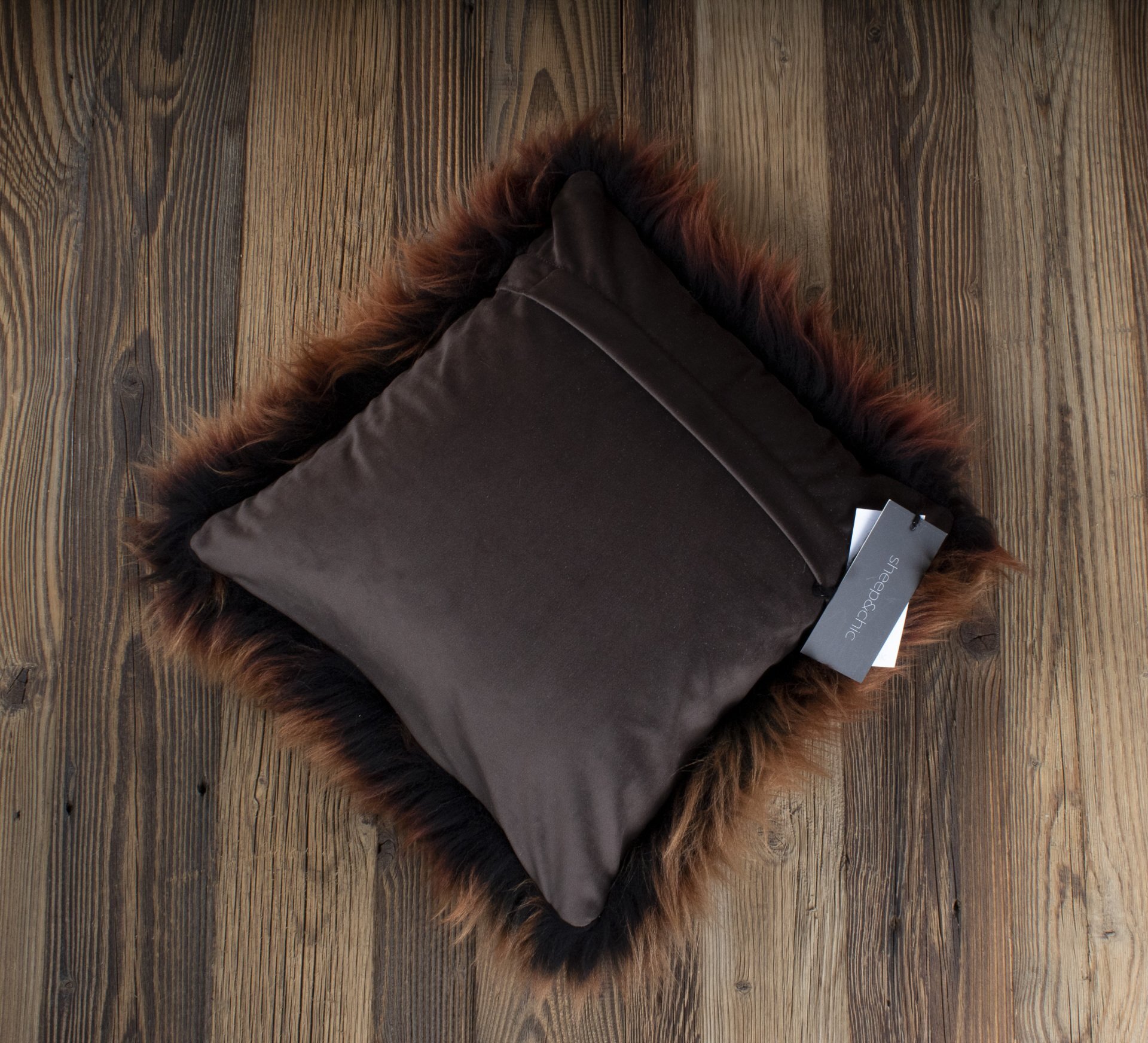 British Cushion ‘vintage gold’