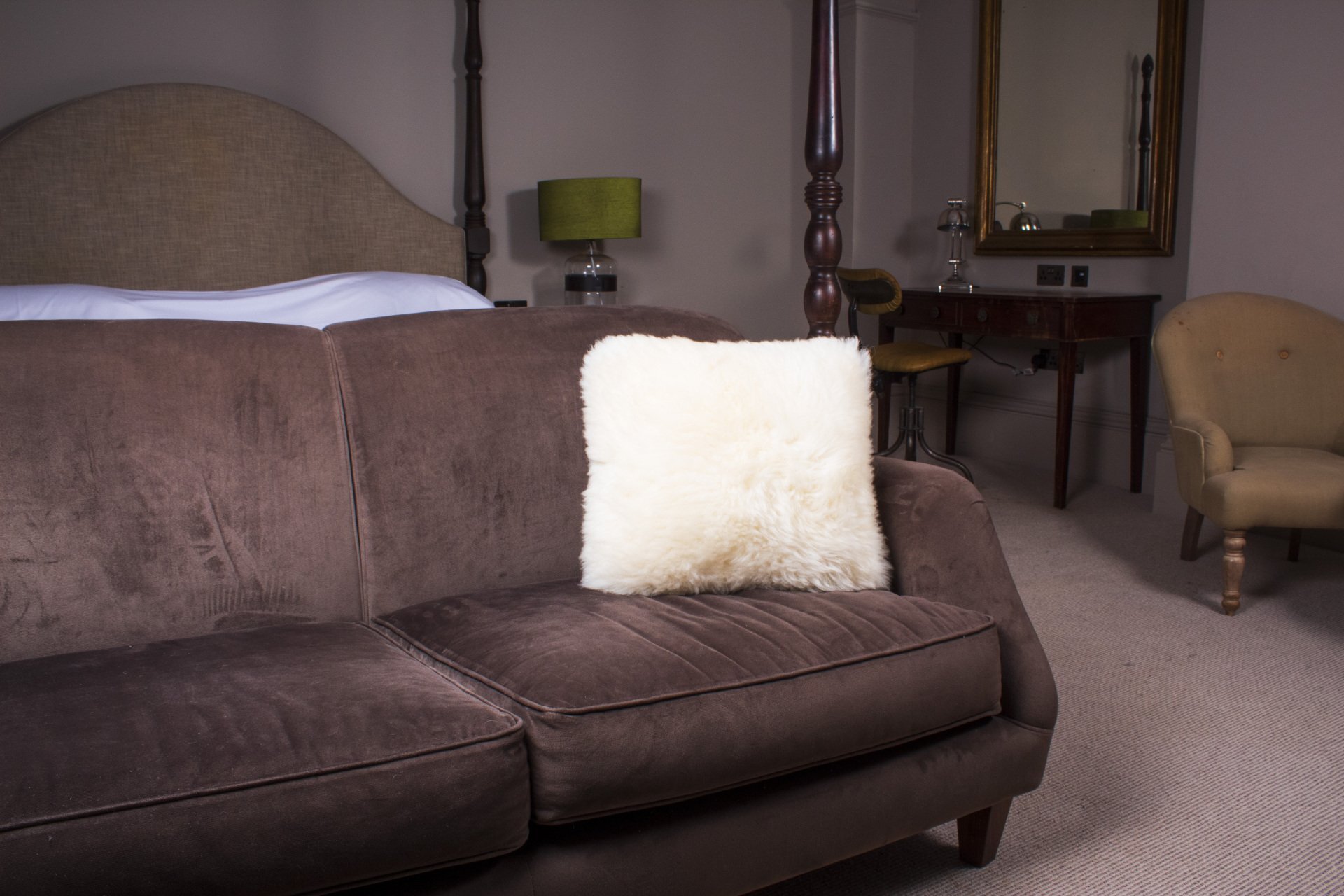 British Cushion ‘white’