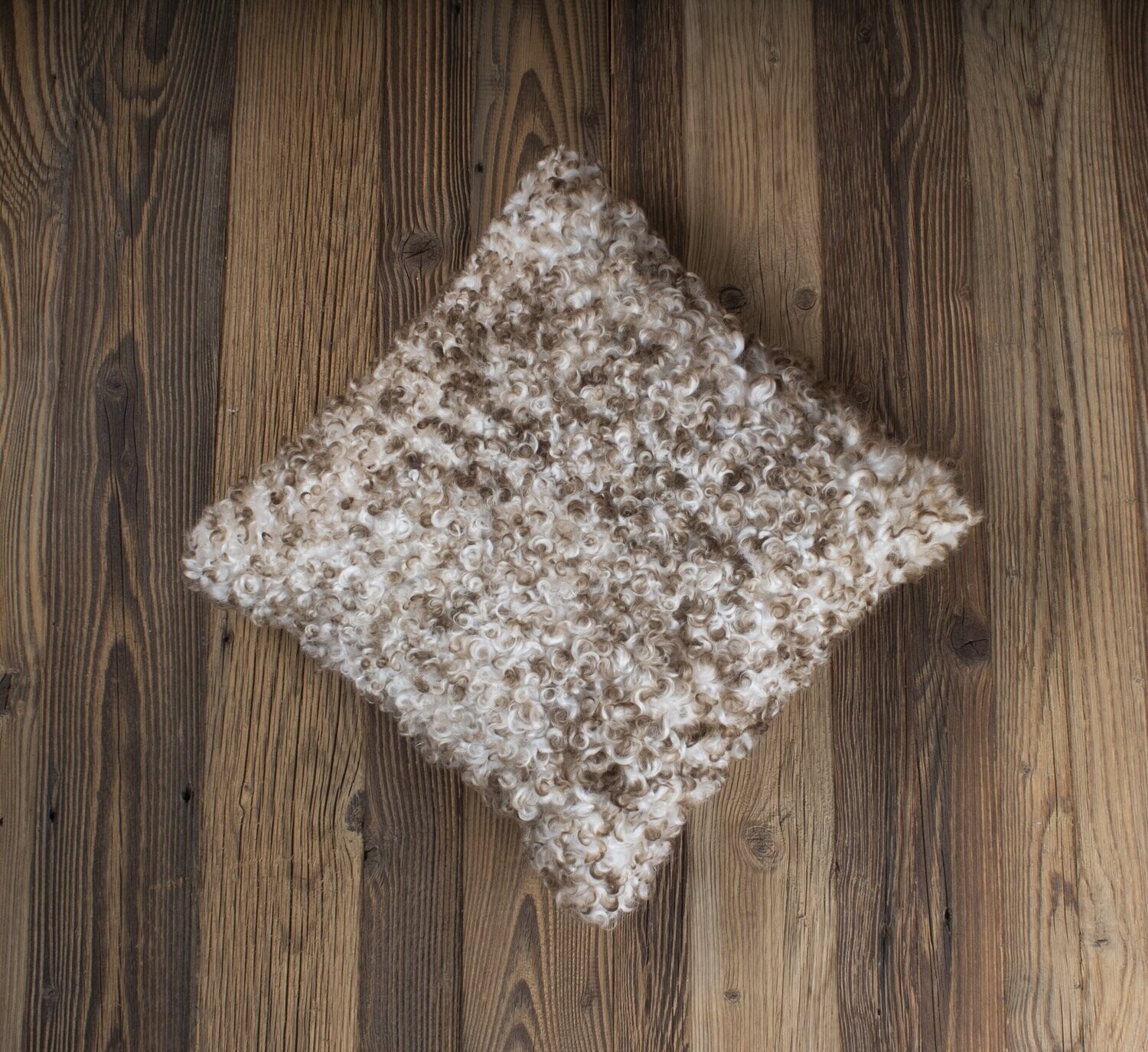 Gotland Cushion ‘white, brown’