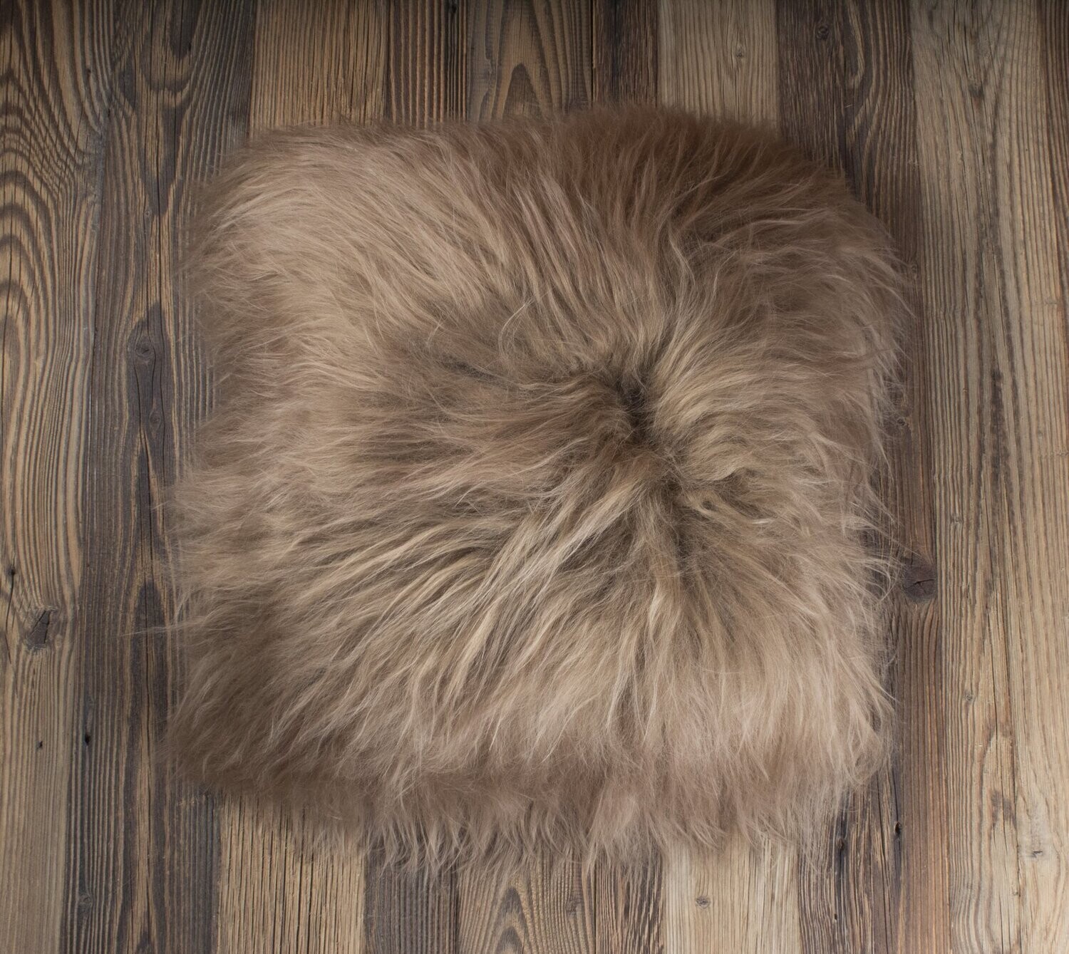 Icelandic Cushion ‘brown’