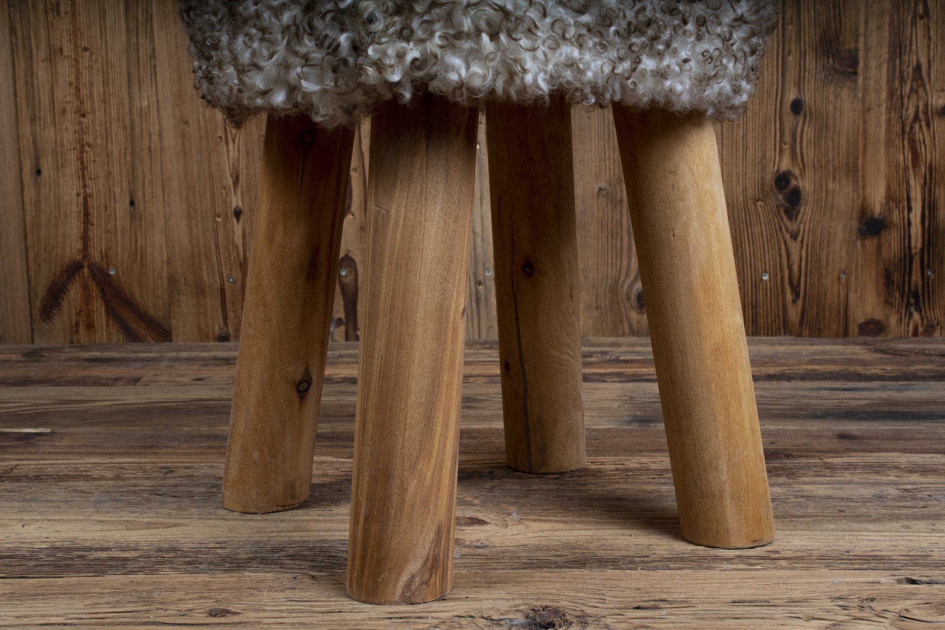 Gotland Sheepskin stool 'brown&white'