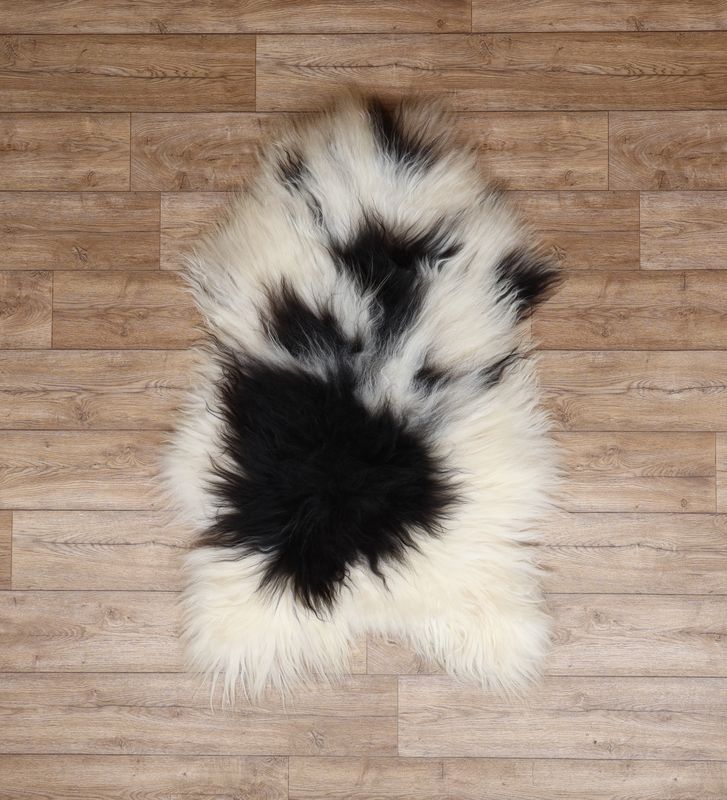 Natural Black&White Icelandic Sheepskin #17