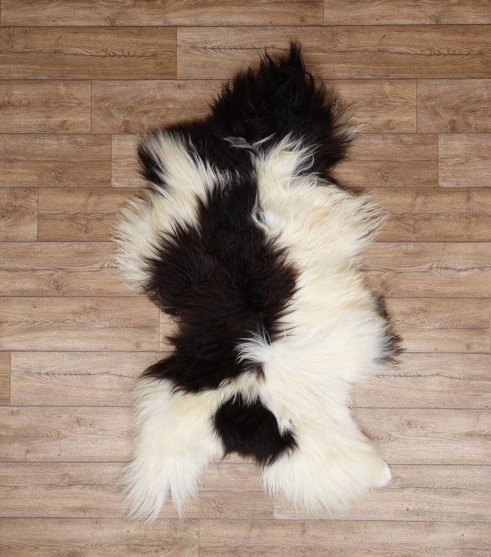 Natural Black&White Icelandic Sheepskin #16