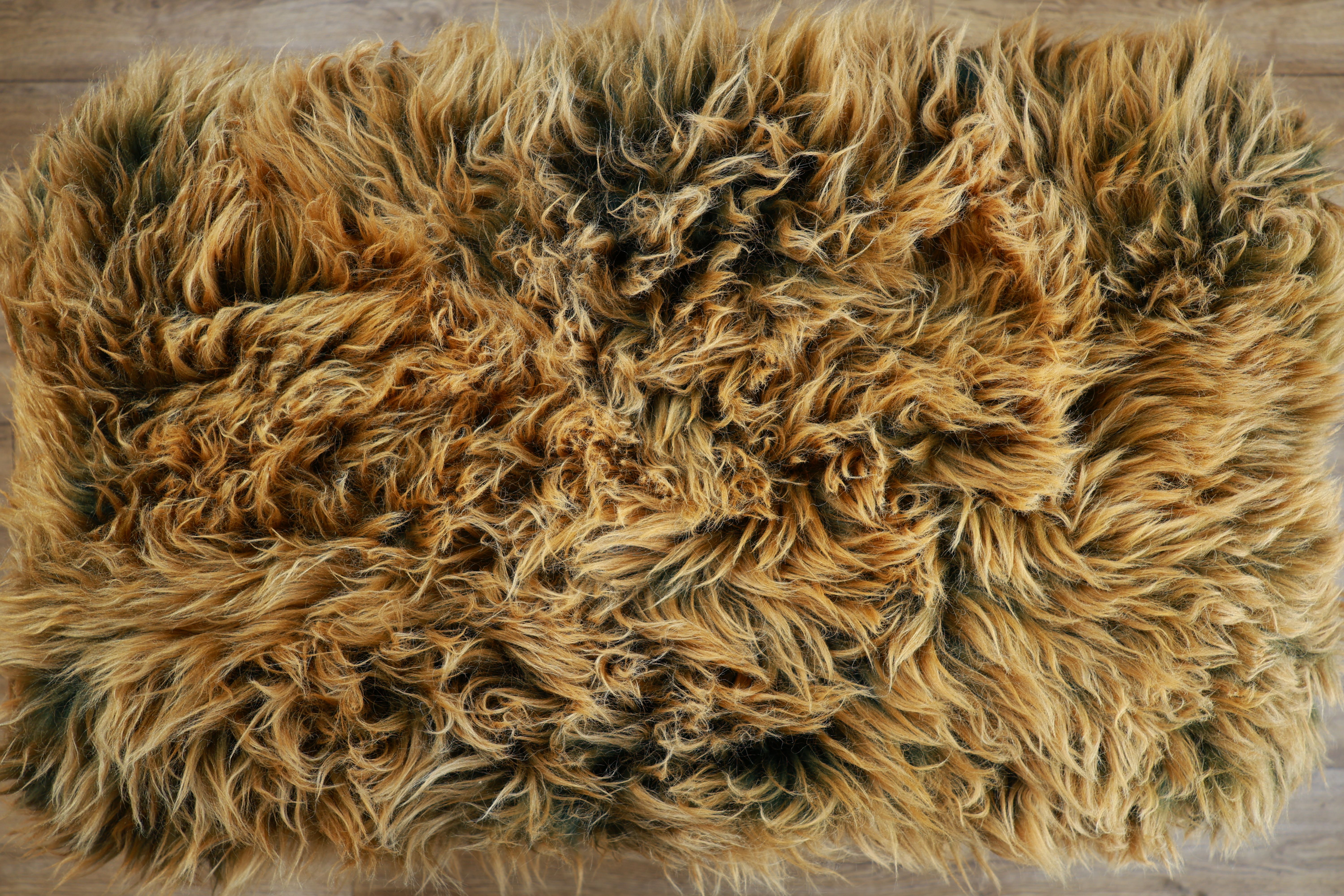 Sheepskin Bench | British Vitage Gold | Small