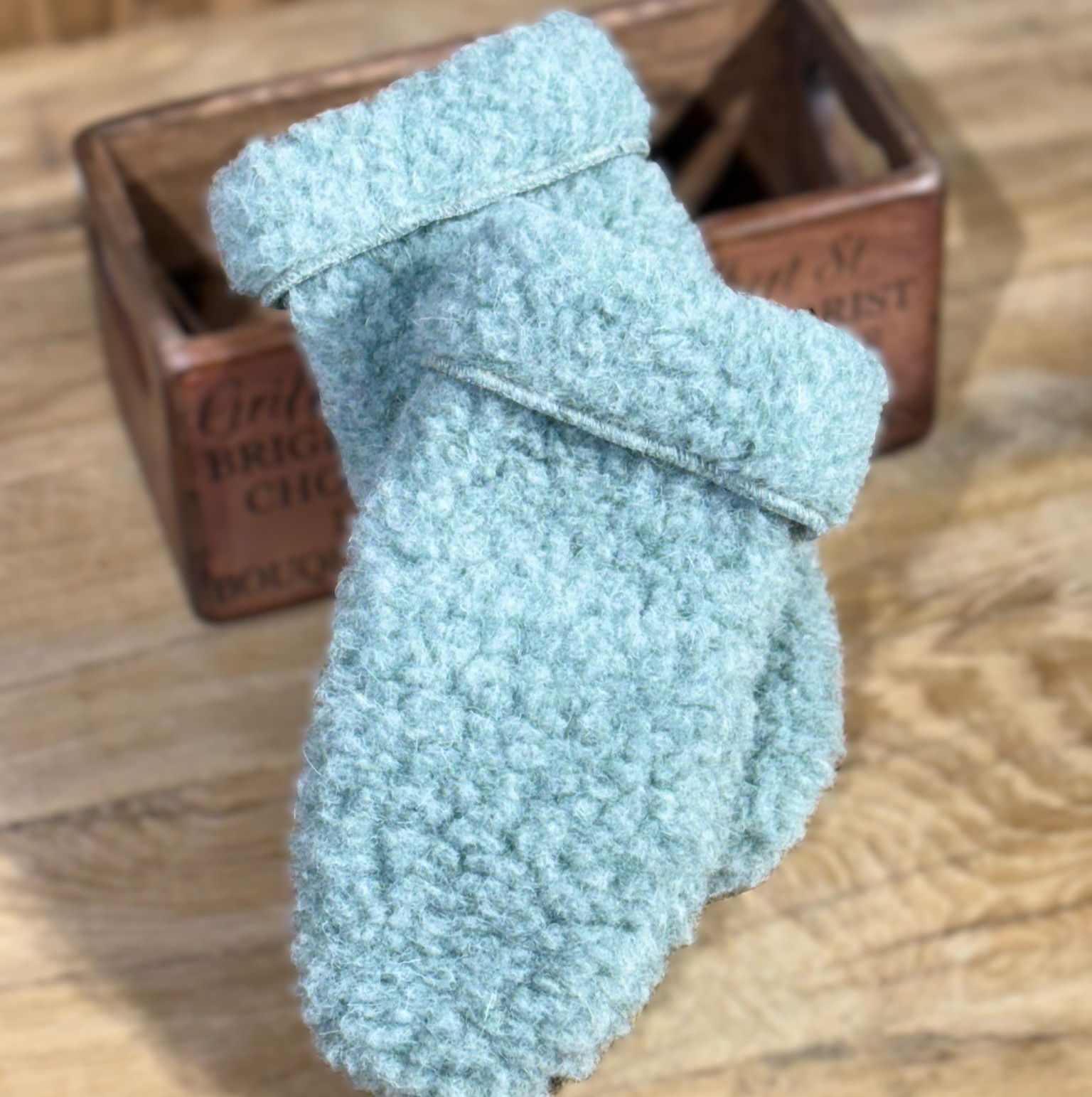 100% Wool Mittens | Mint Green