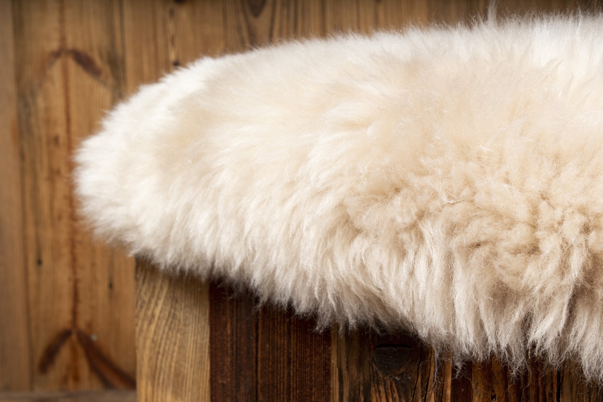 Wooden Ottoman 'british sheepskin'