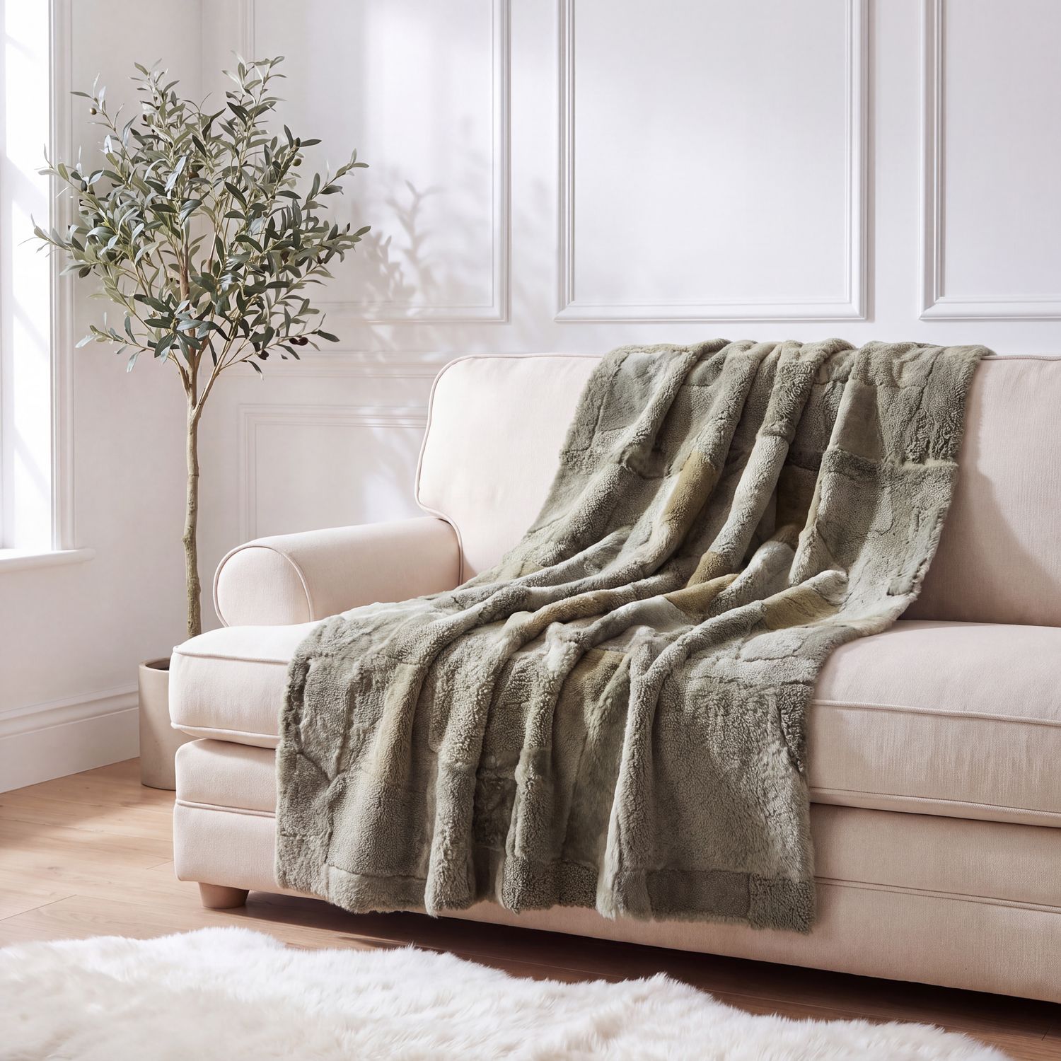 Sage Green | Natural Lambskin | 200cm x 160cm Sage Green | Natural Lambskin | 200cm x 160cm