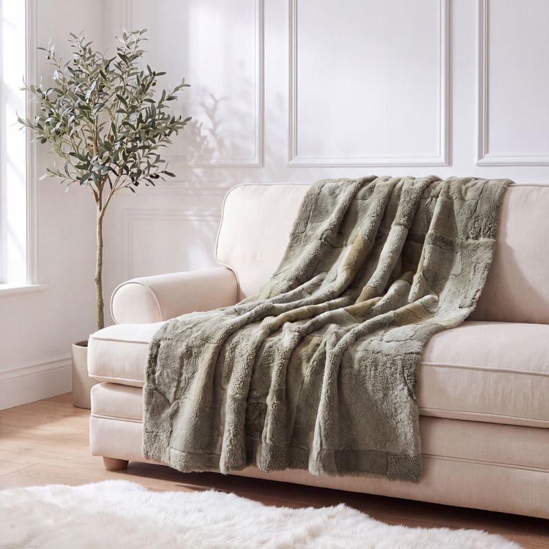 Sage Green | Natural Lambskin | 200cm x 160cm