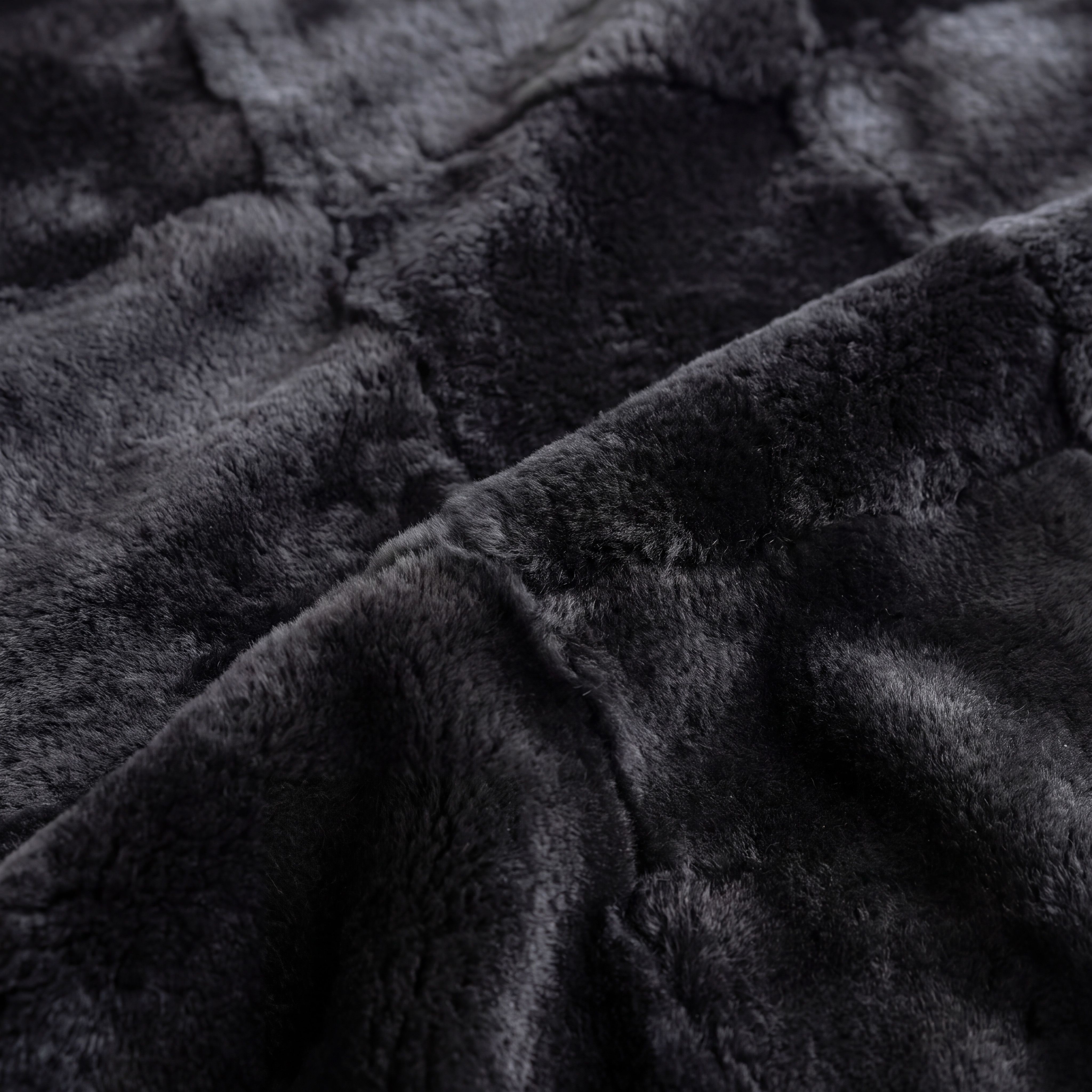 Black | Natural Lambskin | 200cm x 160cm