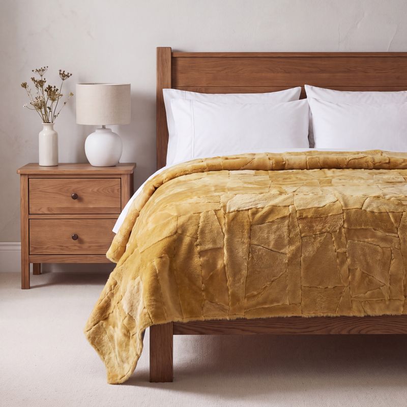 Golden Mustard | Natural Lambskin | 200cm x 160cm