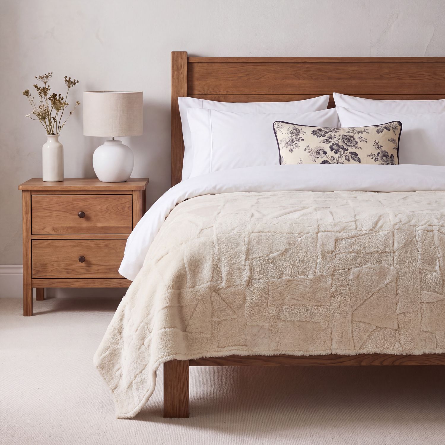 Cream | Natural Lambskin | 200cm x 160cm Cream | Natural Lambskin | 200cm x 160cm