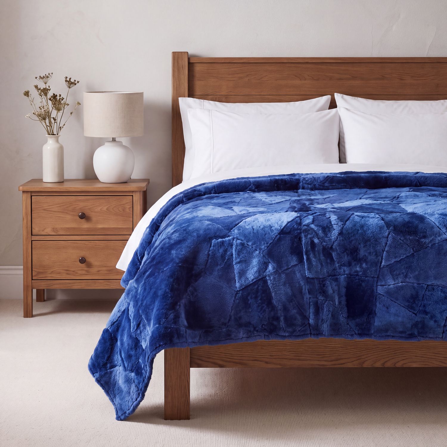 Royal Blue | Natural Lambskin | 200cm x 160cm Royal Blue | Natural Lambskin | 200cm x 160cm