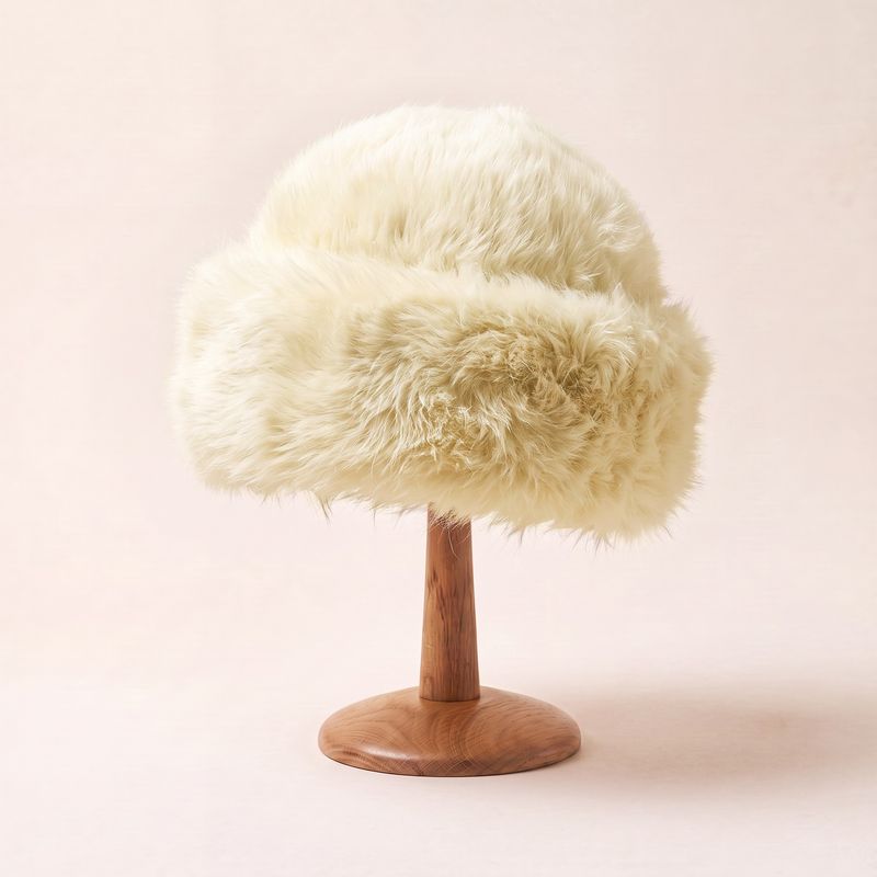 Soft Blonde | Shearling hat