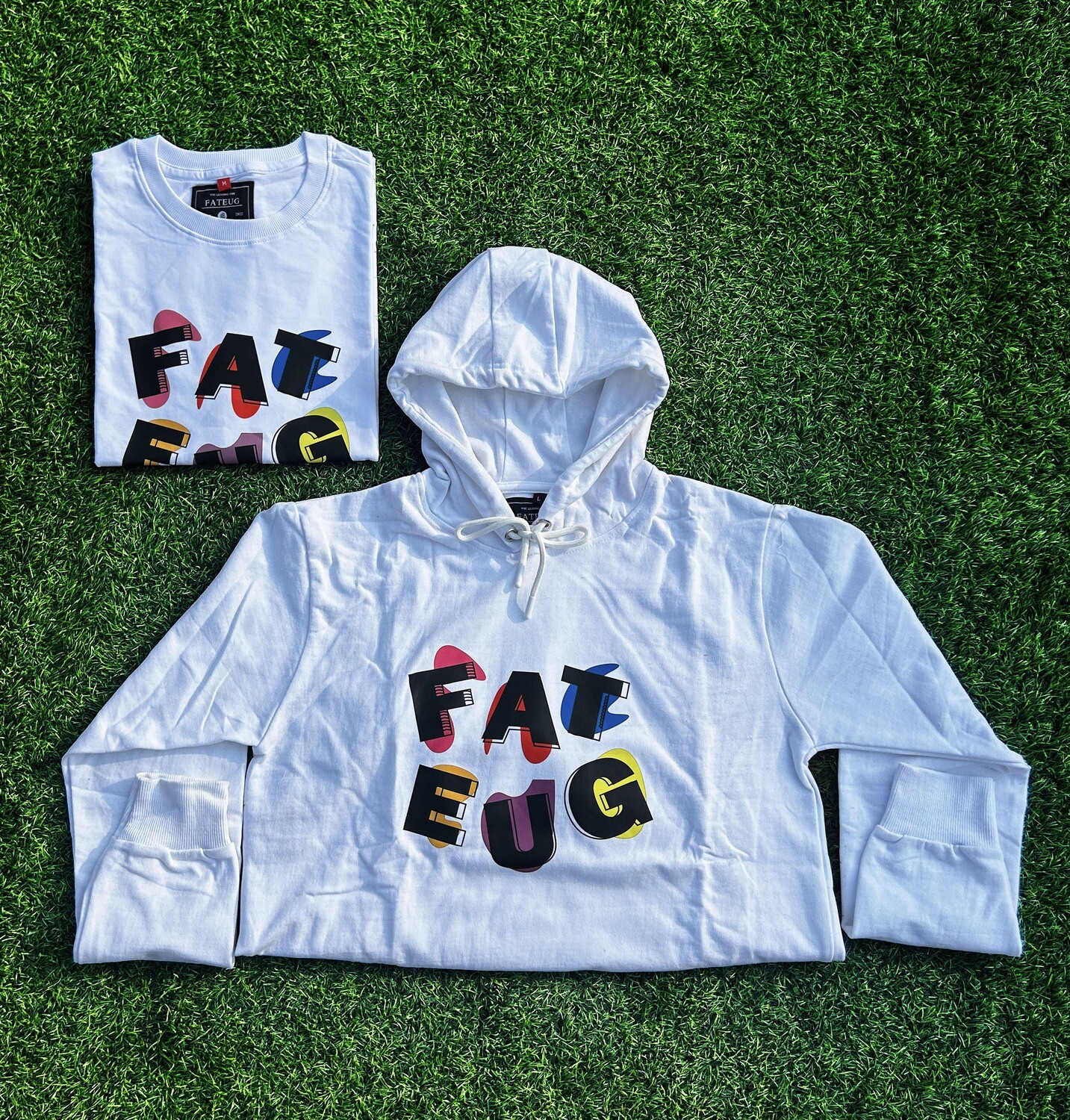 Fateug T-shirt &#39;&#39;FATEUG&#39;&#39; art on front
Baggy/Oversize T-shirt and hoodie