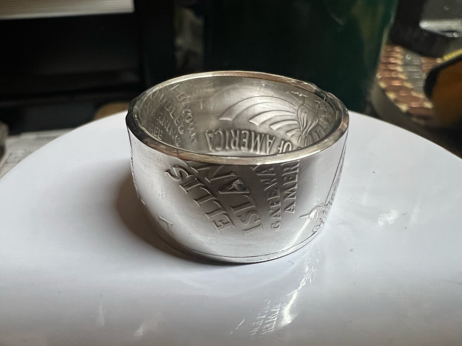 1986 Ellis Island Dollar 90% Silver Coin Ring