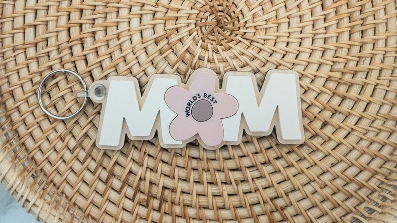 Personalized “Mom” Floral Keychain