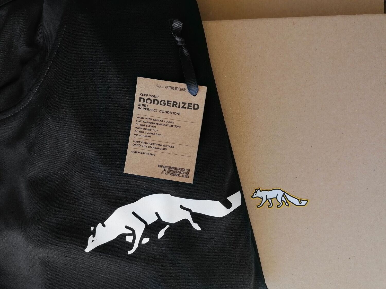 Dodgerized T-shirt Sneaky Fox. Size M