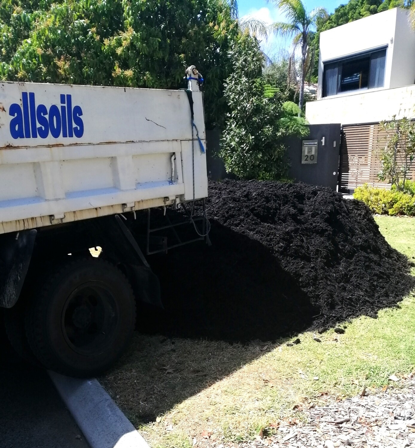 JUNGLE, PEAT &amp; KARRI MIX