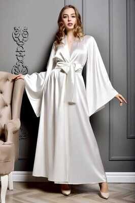 RB_006 / Maxi White Robe