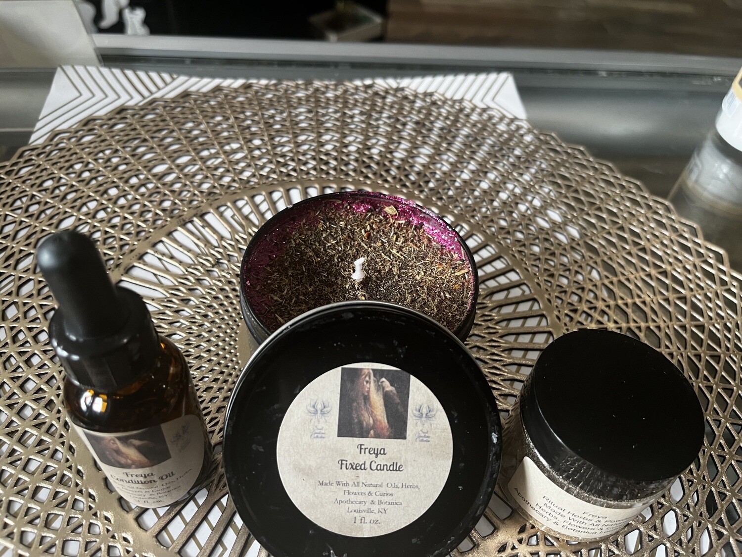 Freya Fixed Candle Tin