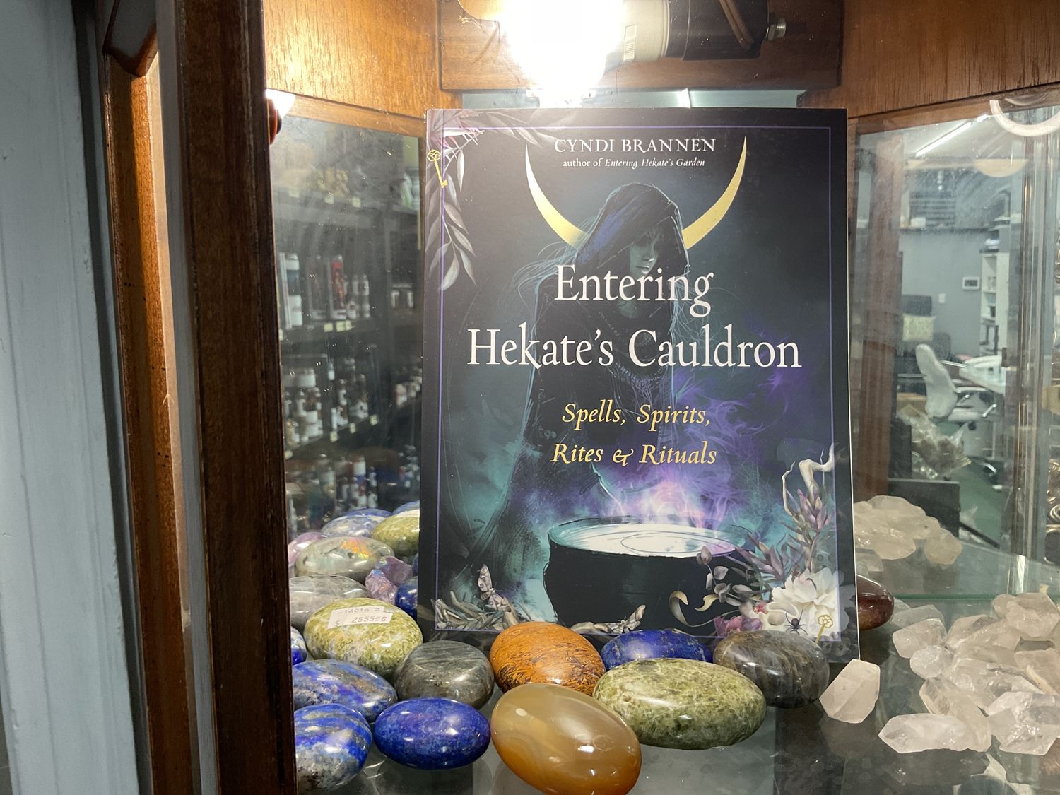 Entering Hekate’s Cauldron