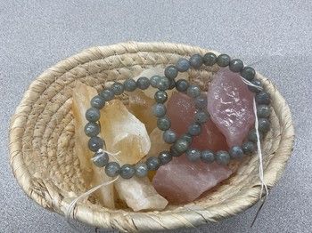 Labradorite (faceted) Labradorite (faceted)