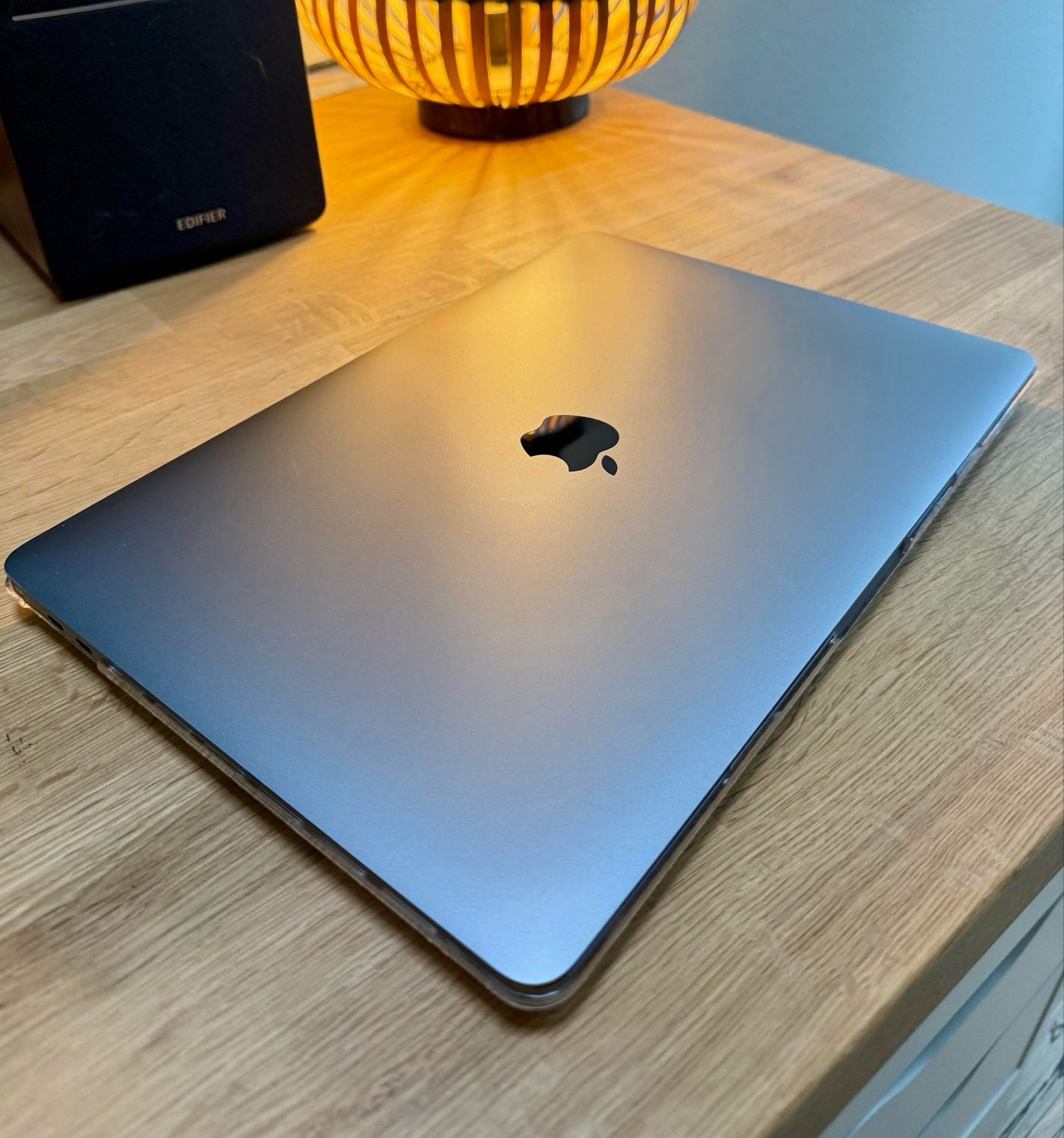 USED MacBook Pro - 2020 M1 16gb RAM, 512gb ssd. 