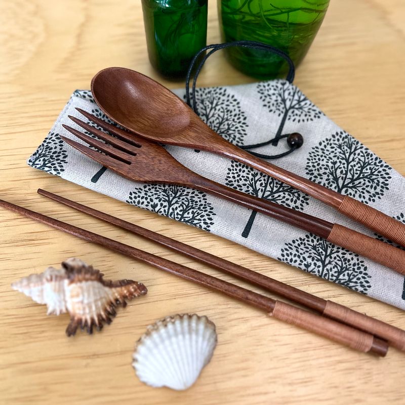 Coconut Cutlery Set w/ Cotton Pouch Coconut Cutlery Set w/ Cotton Pouch