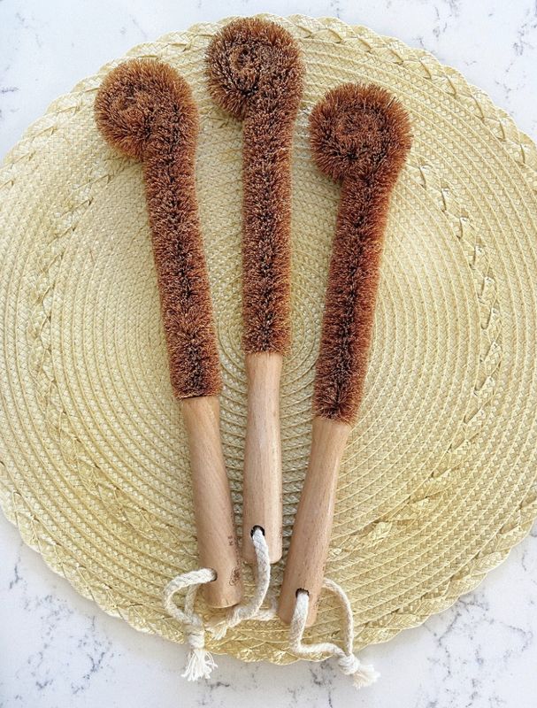 Coconut Bottle Cleaning Brush - Me Mother Earth